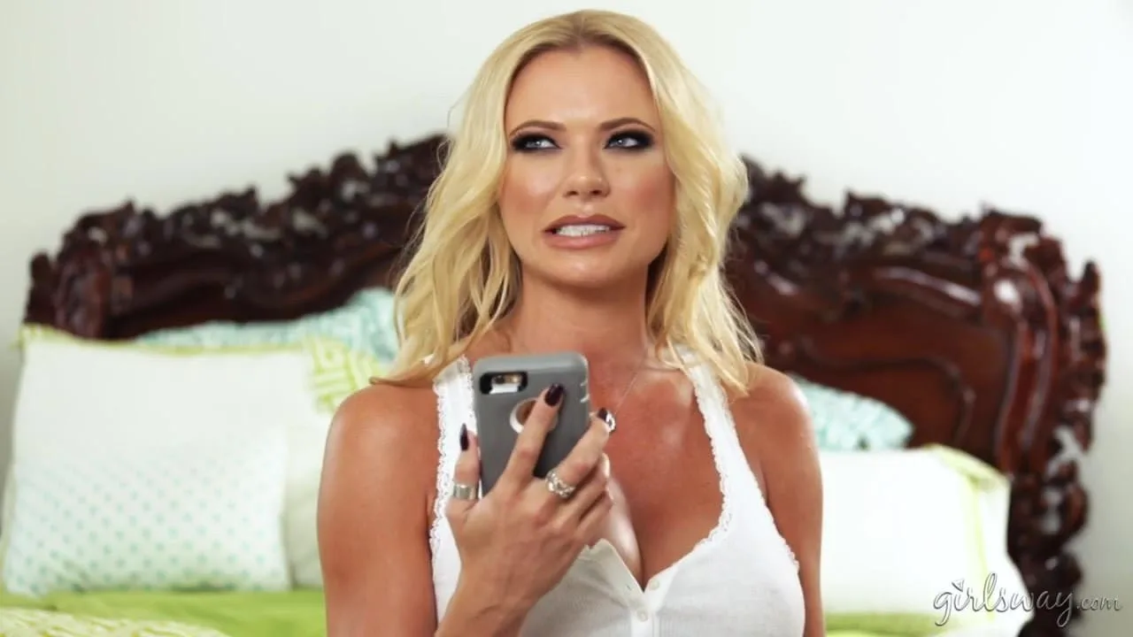 Elegant Floosie Abigail Mac Entices With Her Backside